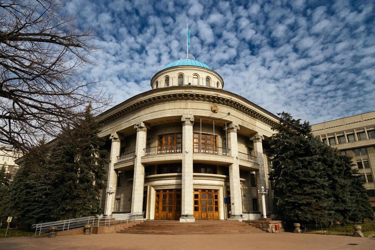 Nadezhda Apartments On The Nauryzbai Batyr 82 Almaty Exteriér fotografie