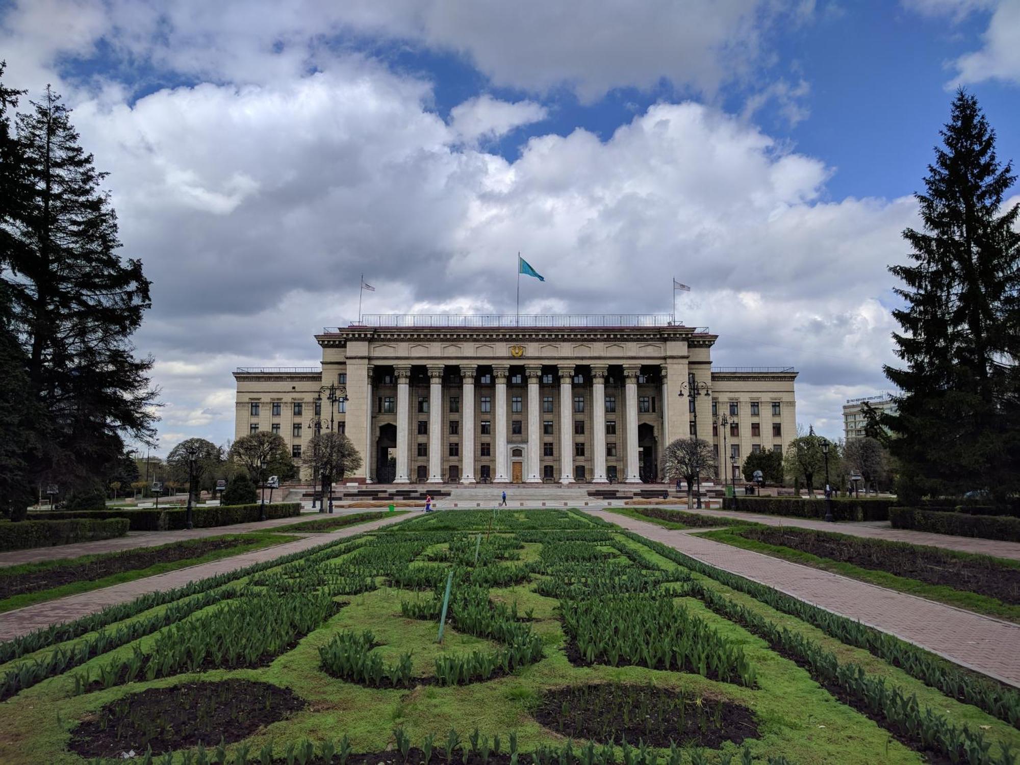 Nadezhda Apartments On The Nauryzbai Batyr 82 Almaty Exteriér fotografie