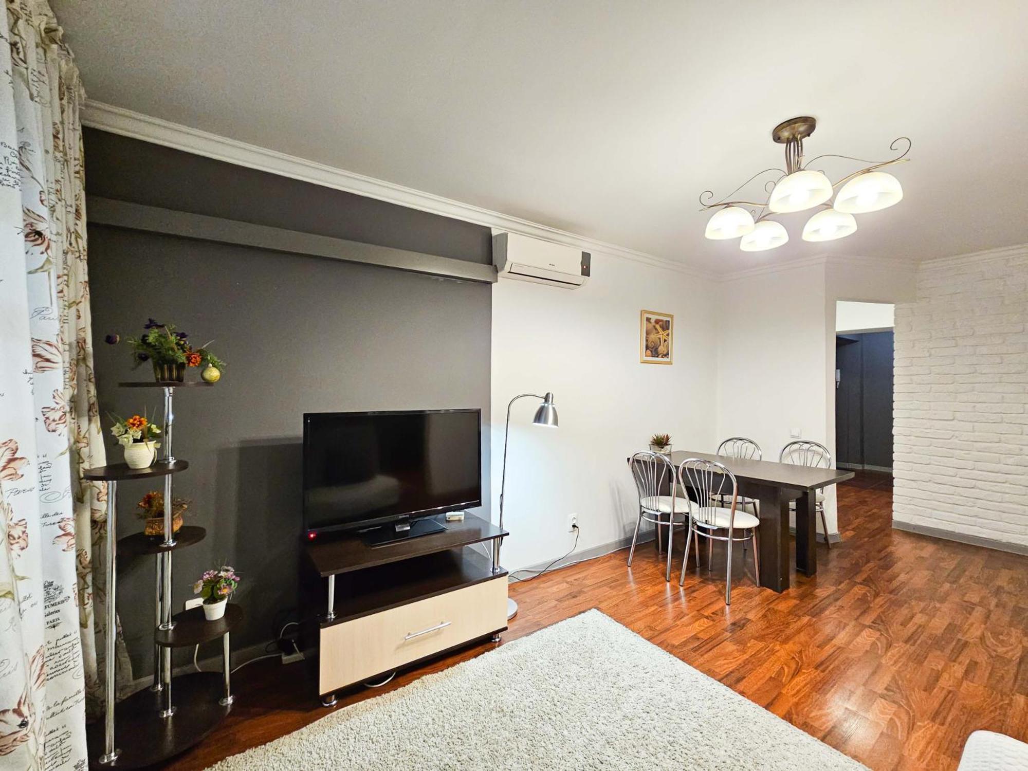 Nadezhda Apartments On The Nauryzbai Batyr 82 Almaty Exteriér fotografie